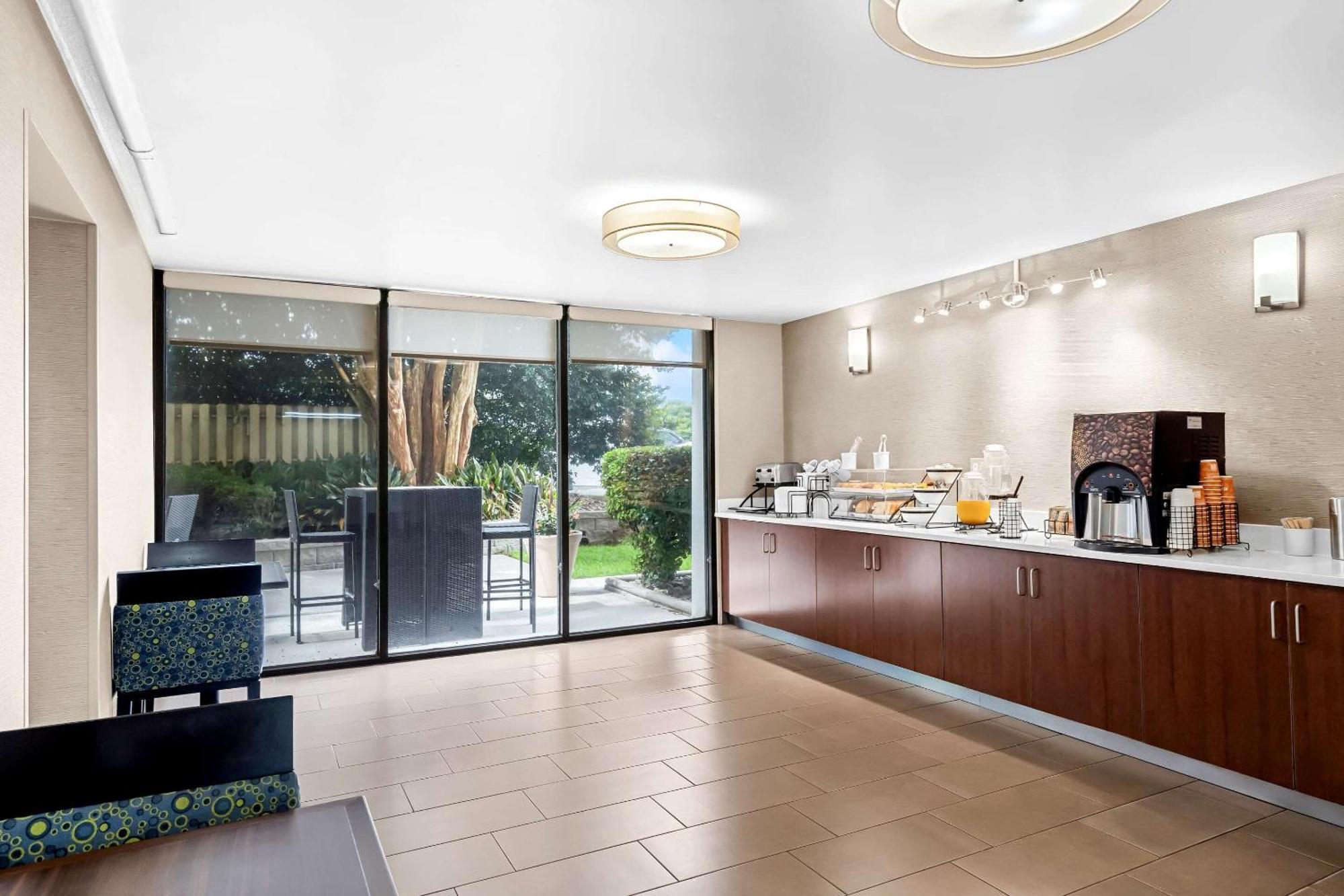 Comfort Inn University Wilmington Zewnętrze zdjęcie
