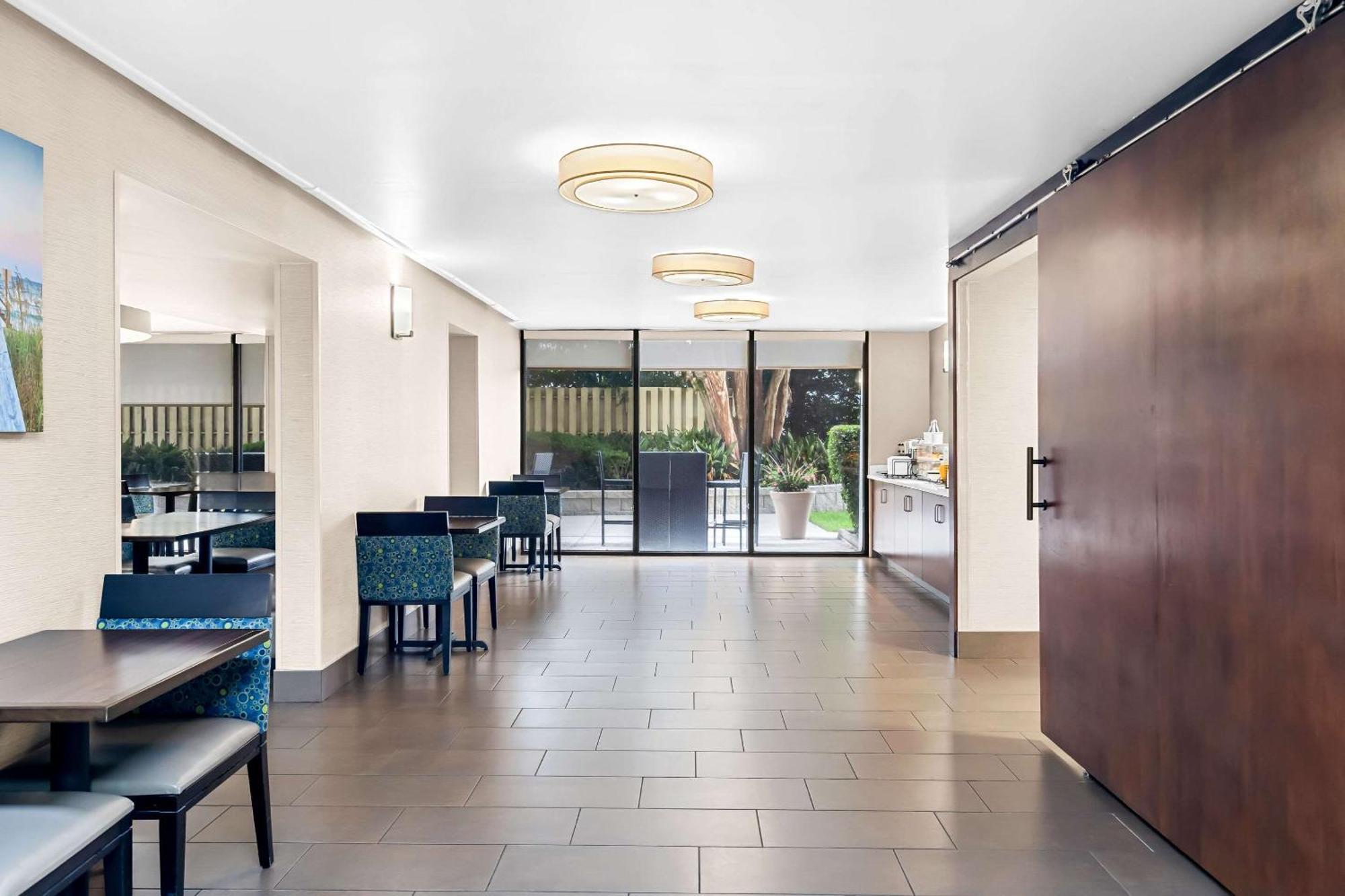 Comfort Inn University Wilmington Zewnętrze zdjęcie